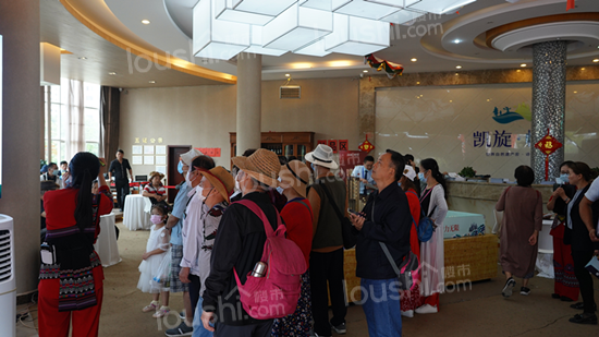 9月26日，跟着我一起去昆明石林，总价18万起买避暑避寒房！