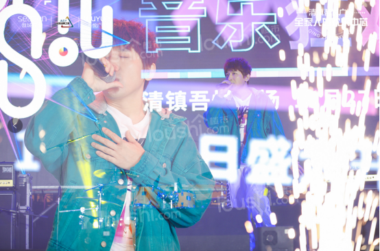 后弦音乐节暨购物中心亮灯仪式圆满成功，繁华即将盛启!