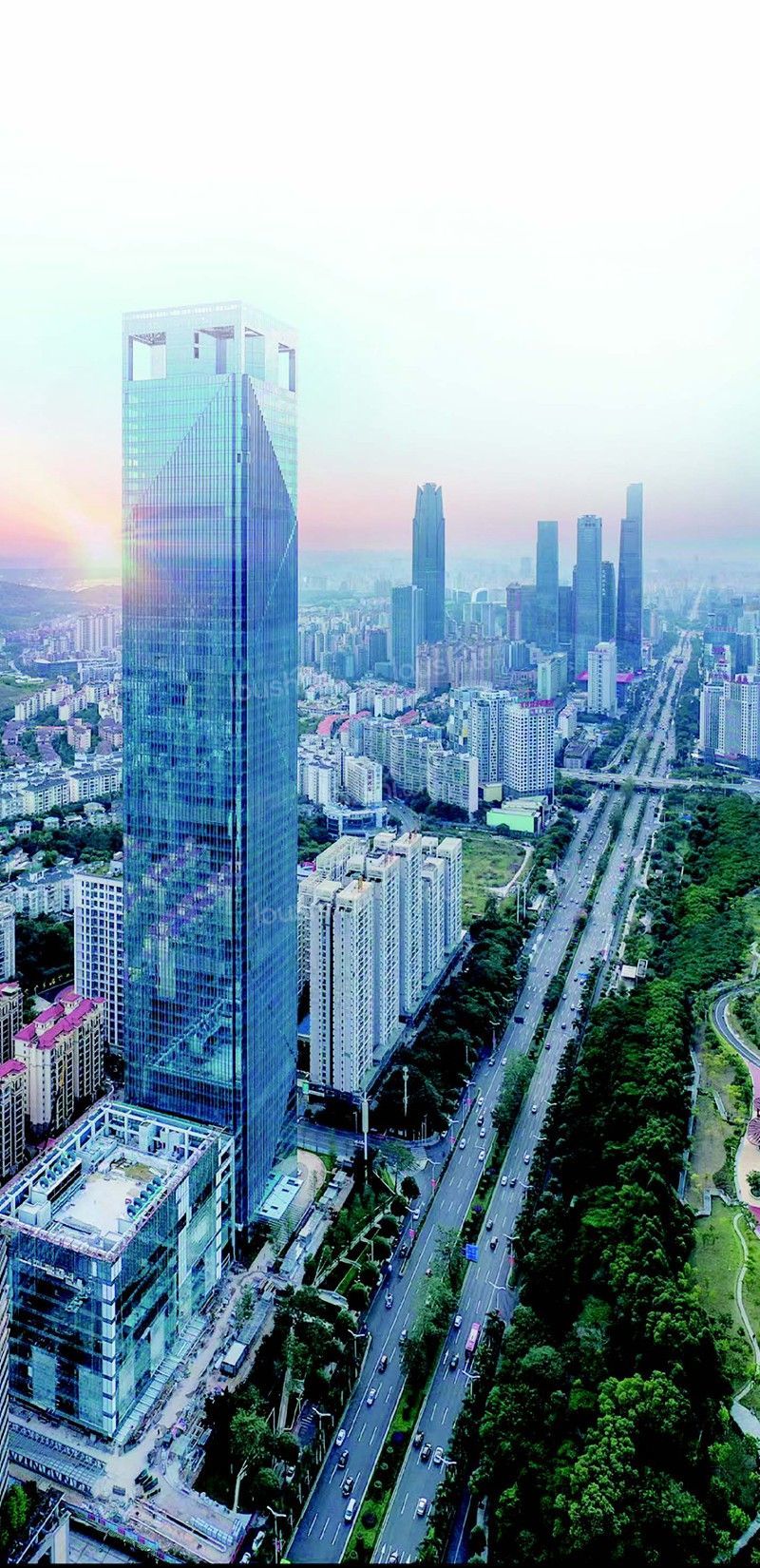 匠心打造南宁城市新地标 330米超高层广西金投中心竣工验收