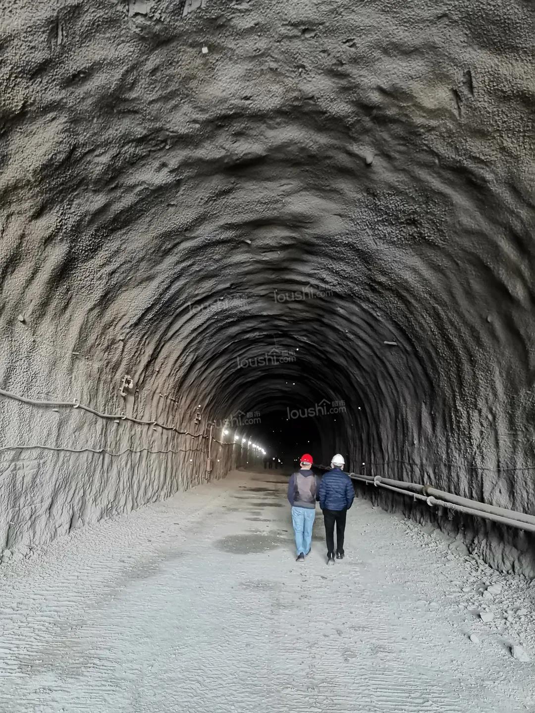 攀枝花阳光大道南延线天星隧道中导洞顺利贯通!预计2023年底建成通车