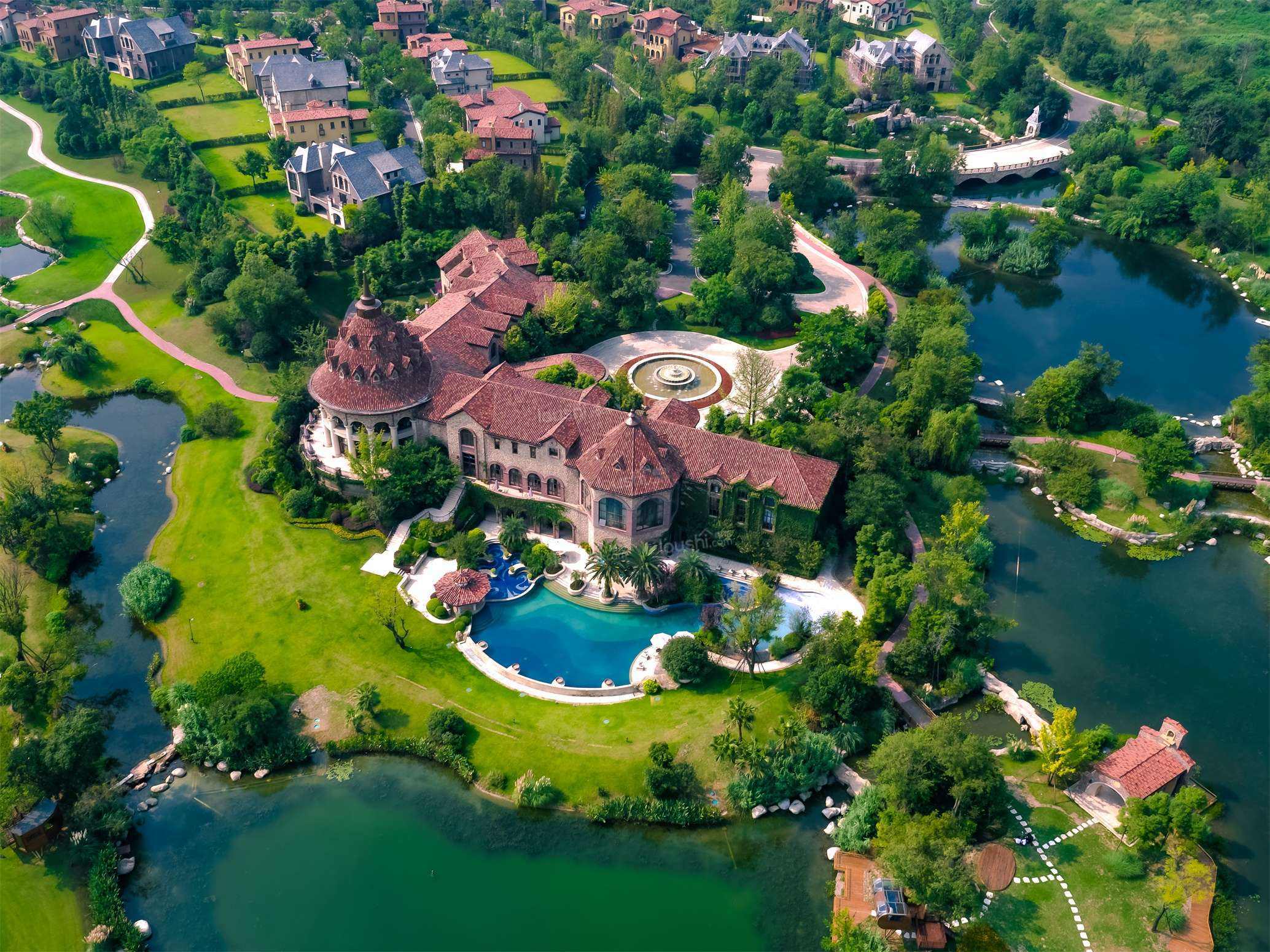 眉山黄龙溪谷周边配置怎么样?