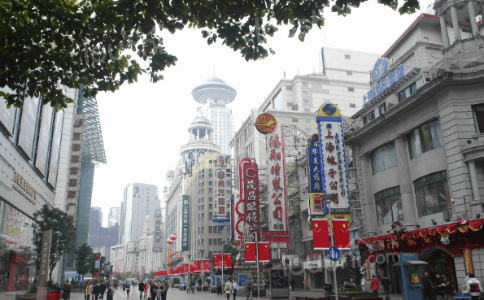 上海南京路步行街再次发放亿元消费券